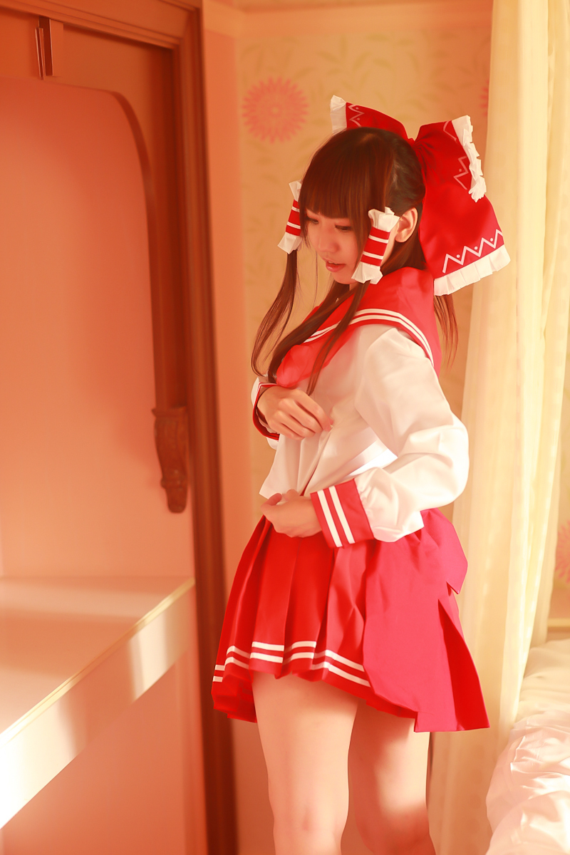 [Cosplay] Reimu Hakurei with dildo and toys - Touhou Project Cosplay 2